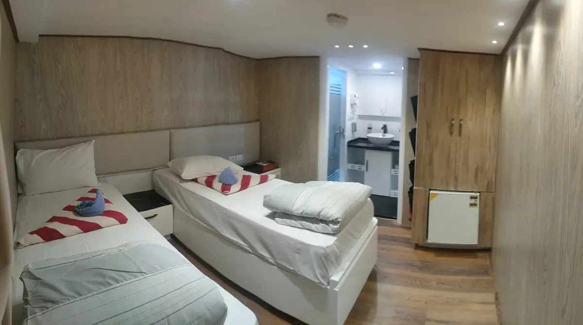 Deluxe Twin/Double Cabin